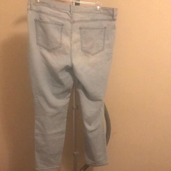 Jeans - Picture 3 of 4